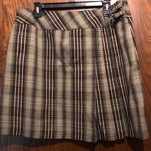IZOD PLAID KILT STYLE SKIRT 16